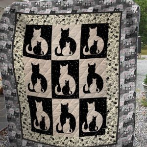 Cat In Black And White Quilt Blanket Great Customized Gifts For Birthday Christmas Thanksgiving Perfect Gifts For Cat Lover